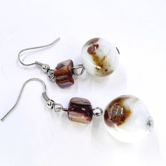 NWOT – White & Brown Porcelain Bead Brown Dyed Shell Dangle Fishhook Earrings - Picture 5 of 6